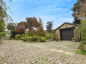 Garage- click for photo gallery